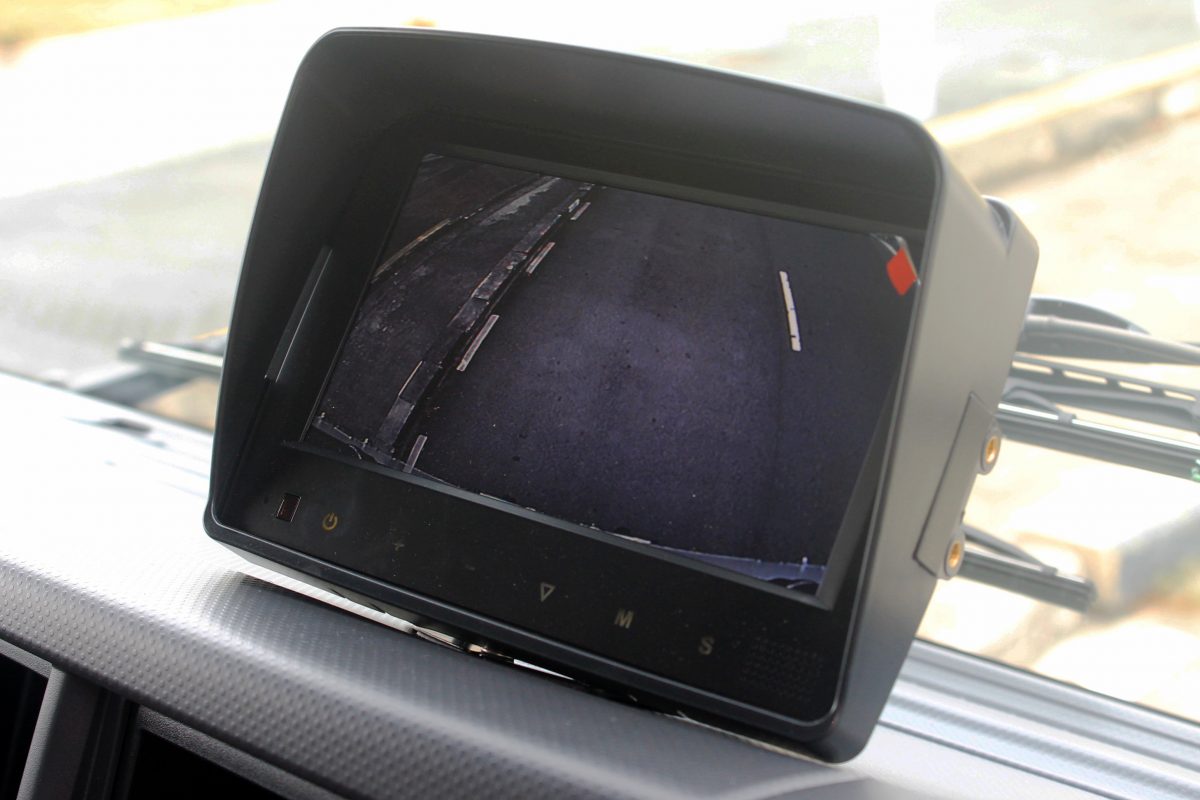 reverse camera monitor screen